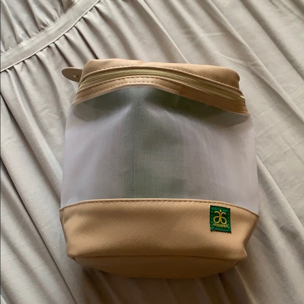 Arbonne cosmetic bag